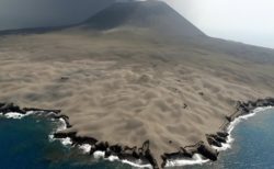 【びっくり】2013年に突然噴火した西之島の現在！ふっかふかである！