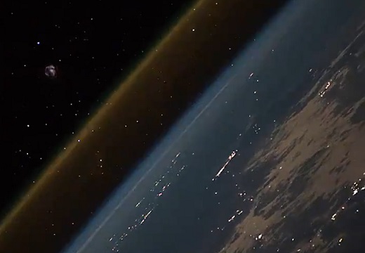 【圧巻映像】「ロケット打ち上げを宇宙から見ると・・・」の動画が衝撃的