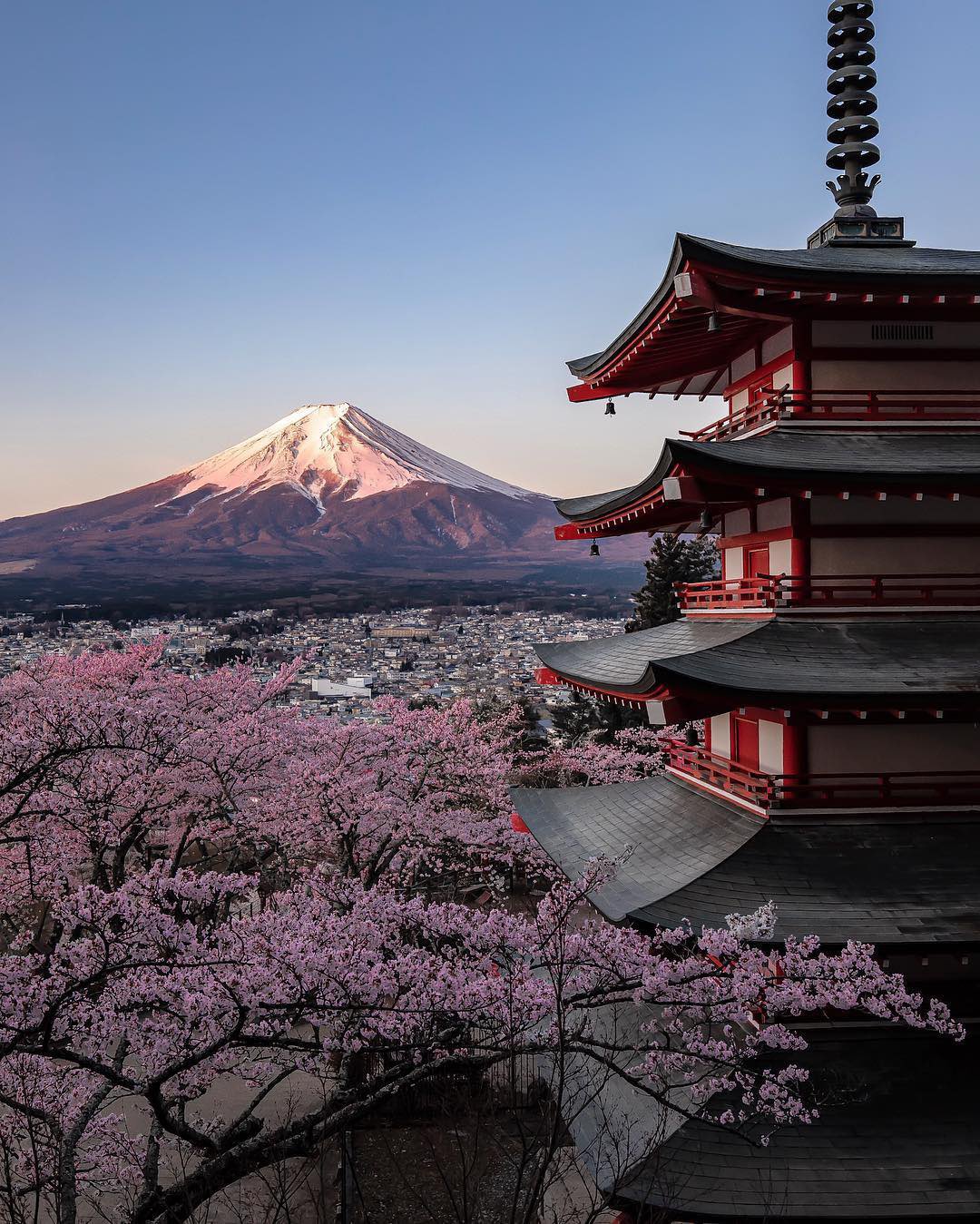 「Mount Fuji, Japan」富士山のこの景色が海外で話題に！