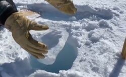 【凄い】南極の穴に氷を落とすと、銃撃戦の音が聴こえる！