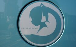 ダイハツが『初音ミク車』を展示！　普通におしゃれで乗ってみたい