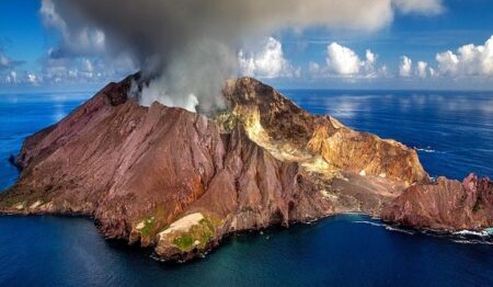 火山灰の中を飛行機が飛ぶと、エンジンがこんなことになってしまう！！！