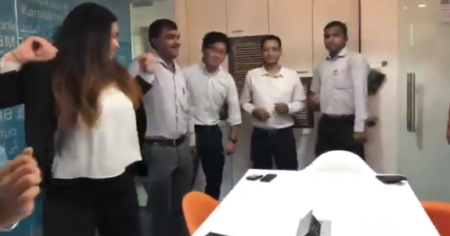 「ええっ！オフィスで踊っちゃうの！？」インドの会社がノリノリすぎる！