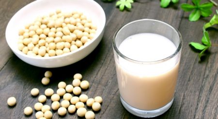 簡単ダイエット「生理前に豆乳を飲むと痩せる」と話題