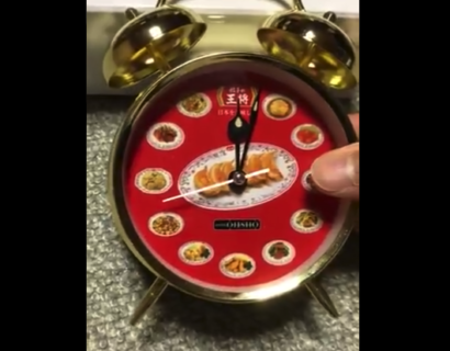 【ポイント】餃子の王将で貰える「目覚まし時計」が色々と斬新すぎる！