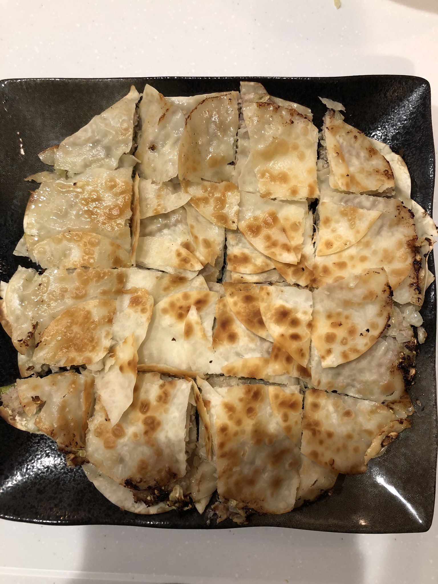 【楽ちん】餃子を ”一枚ずつ” 包む元気がないそこの貴方、朗報ですよ!