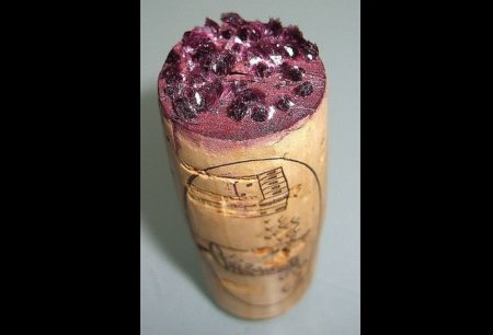 【アメジスト】上質なワインのコルクの裏にみられる「酒石」と呼ばれる結晶が綺麗すぎる！