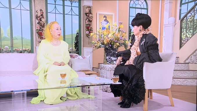 【神々】今日の徹子の部屋、光と闇の対決みたいだと話題に