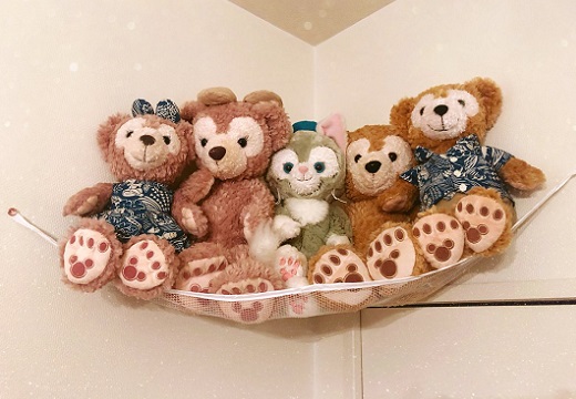 【目からうろこ】かわいいけど置き場に困るぬいぐるみ。100均グッズでデッドスペースにかわいく収納!