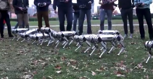 【ロボット】MITの授業風景？がめちゃくちゃ楽しそう。皆好きなんだろうな！