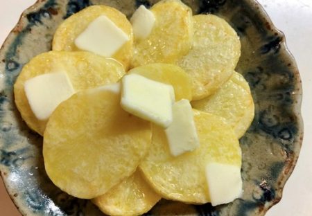 【レシピ】ジャガイモをじっくり焼くだけ！激うまレシピが話題、カレー粉や蜂蜜などのアレンジも続々！