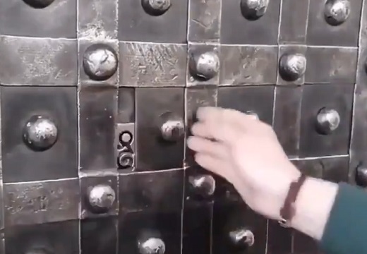 【動画】400年以上前のフランスで使われていた金庫がすごい