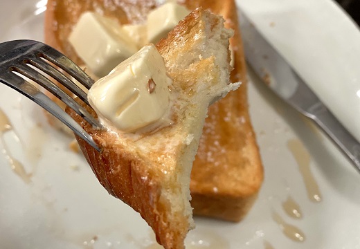 【グルメ】話題の「かじるバターアイス」をトーストに乗せる天才出現!! おいしそう!!