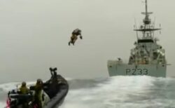 【凄い】英海軍のジェットスーツが想像以上でネット騒然「かっけー！」