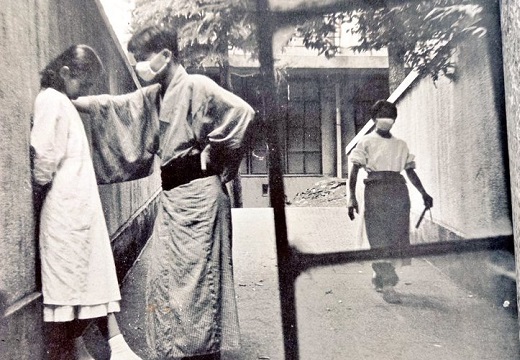 【ｗ】昭和31年のリアル壁ドン。患者と看護婦の写真が完璧すぎる構図が話題に