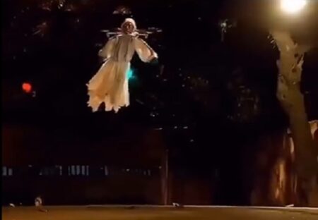 【ハロウィン】ドローンで作った幽霊！フラフラ飛んでくるの恐怖すぎるｗｗｗｗ