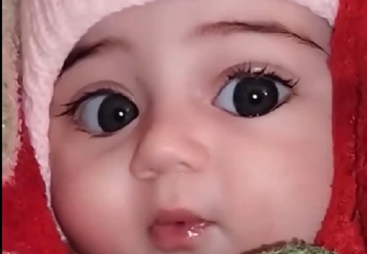 【動画】神がかった美形、ネパールの赤ちゃんに騒然！！