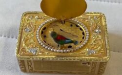 【さえずる宝石】19世紀 スイスの時計職人が作った「シンギングバード」にネット騒然