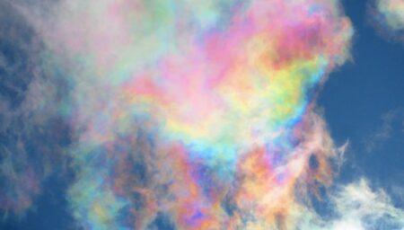 【彩雲】この世にはこんな綺麗な「空」があったのか・・・