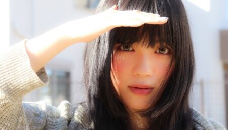 【目力】44才美女さんオススメ、眼輪筋の鍛え方が話題。たるみ予防の頭皮マッサージもすごい