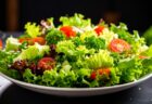【目からうろこ】爪楊枝3本でレタスなどの葉野菜が劇的に長持ち！農家さんの裏技がこちら