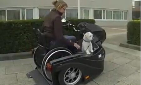 車椅子と犬がそのまま乗れる「バイク」が凄い。これはかっこいい！