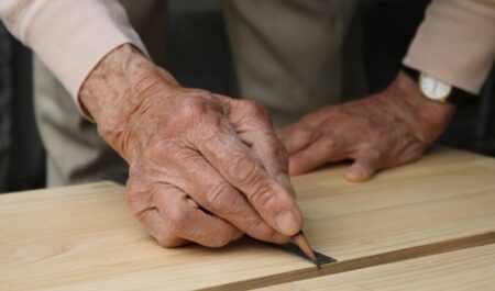 【ジオラマ】親戚のおじちゃんによる本気の工作が凄すぎる。全く気づかなかった・・・