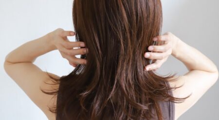 【神テク】「これ試したら1日中取れなかった！」Uピン1本カンタンなヘアアレンジが話題