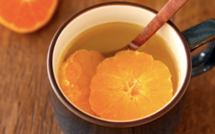 【寒い季節に】みかん+お湯+蜂蜜をレンジでチンするだけで、温まる&ビタミン補給 ぜひ試してみたい