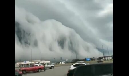 【衝撃】アメリカで見られた「棚雲」という現象が怖すぎる。世界の終わり感がやばい！