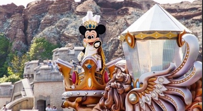 【海外】自分の影がディズニーキャラになってしまうサプライズ!やってみたいー!