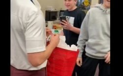 【泣】お気に入りの靴が盗まれてしまった先生へ、生徒達がお金を出し合ってサプライズ