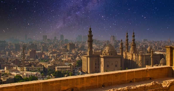 【絶句】エジプト、市街から見えるピラミッドがとても幻想的