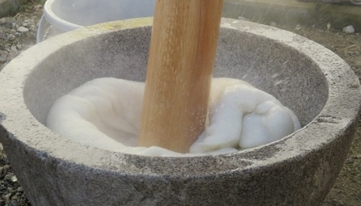 【目からウロコ】救急隊員さん「喉に詰まらせた時にまずやること」が話題