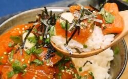 【簡単ご馳走】サーモンをめんつゆ＋ごま油に漬けるだけ！確実においしいレシピがこちら