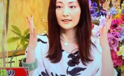 【養生テープ？！】常盤 貴子さんの斬新なブレスレットにネット騒然！