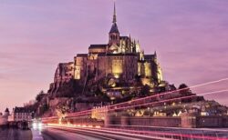 【大迫力】モンサンミッシェルをドローンで撮影した動画が話題「操縦士がすごい」「CGみたい‥」